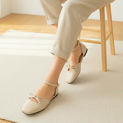 Daphne Flats In Vanilla – Handmade Brown Flats for Women | Wide-Foot & Bunion Friendly with Easy Hook Buckle